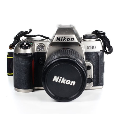 Nikon-F80+28-80F3.5-5.6AF-usata-f-PRIMOPIANO-FOTOGRAFIA-TREVISO